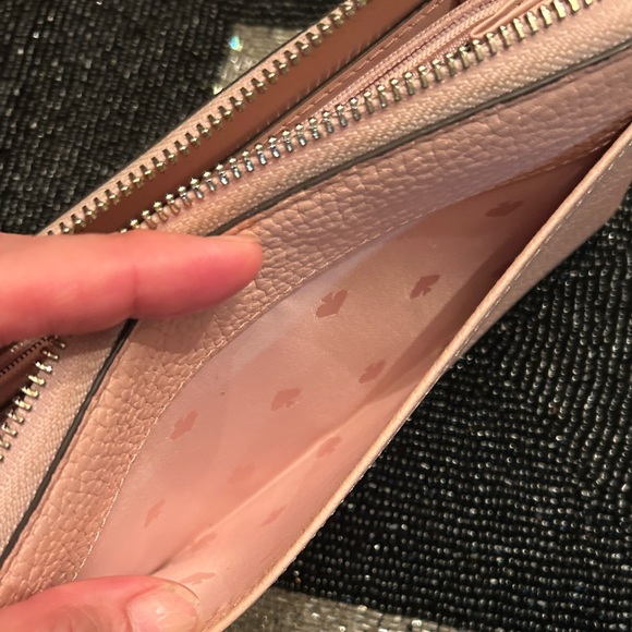 Kate Spade embossed logo Blush Pink Continental Wallet EUC - Picture 8 of 10